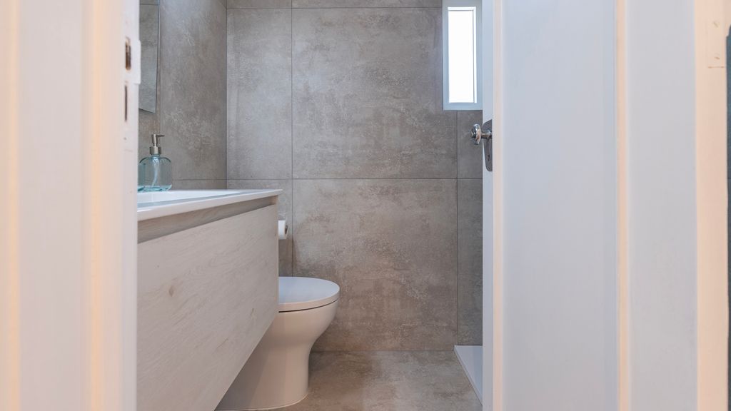 Stunning 3BDR Flat w/ Balcony & AC by LovelyStay