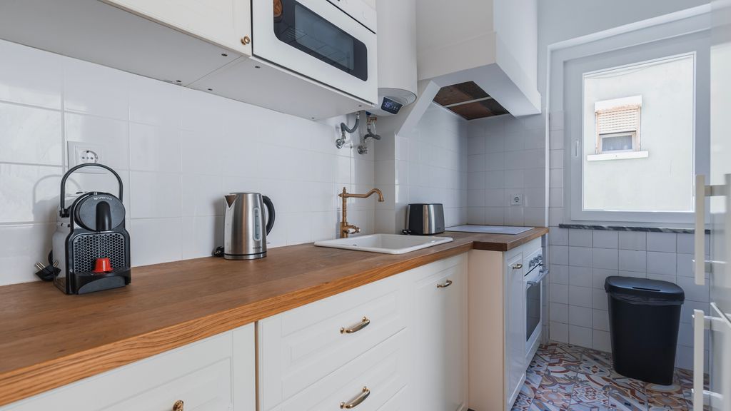 2BR Beachside Living by LovelyStay