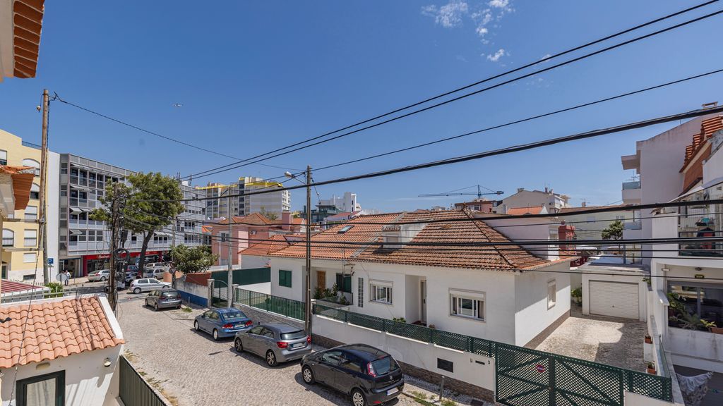 2BR Beachside Living by LovelyStay