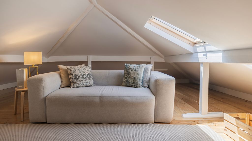 2BR Beachside Living by LovelyStay