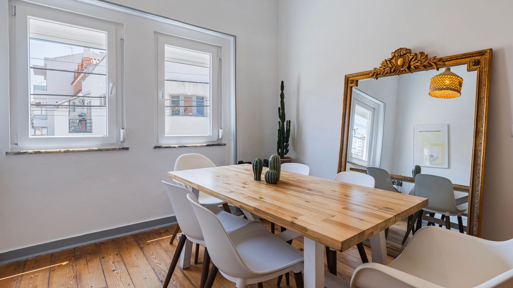 2BR Beachside Living by LovelyStay