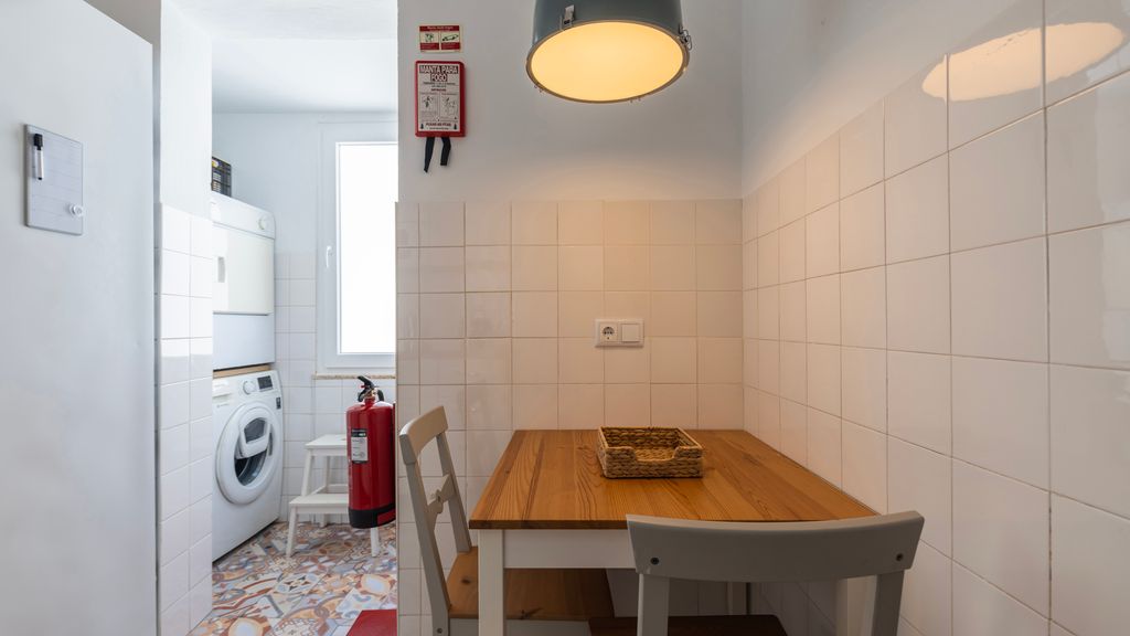 2BR Beachside Living by LovelyStay