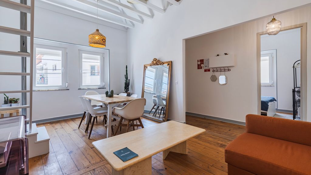 2BR Beachside Living by LovelyStay