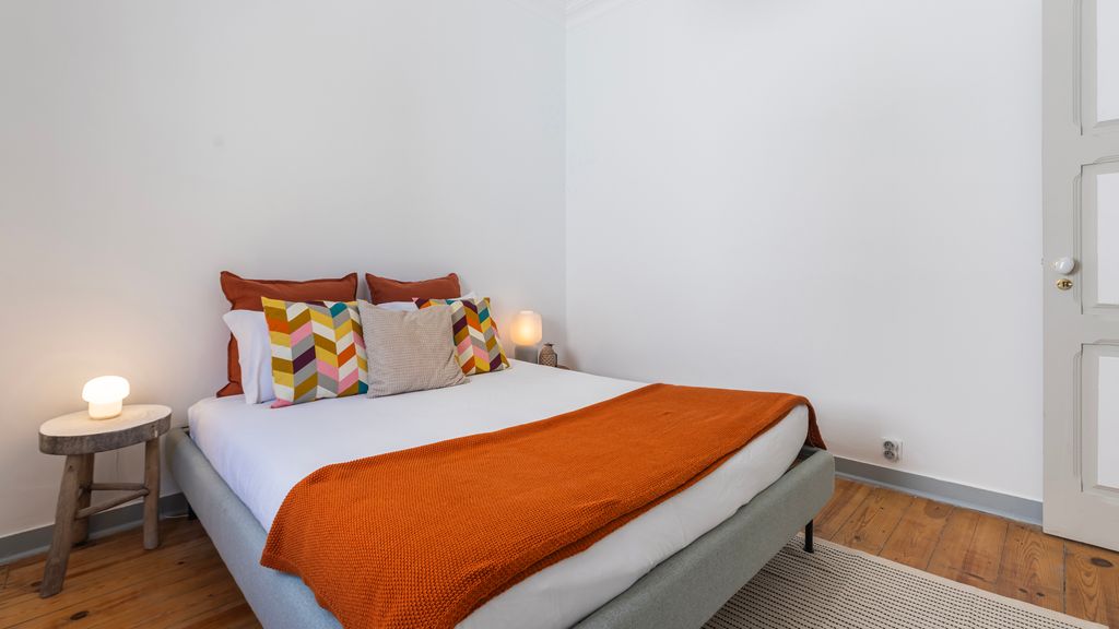 2BR Beachside Living by LovelyStay