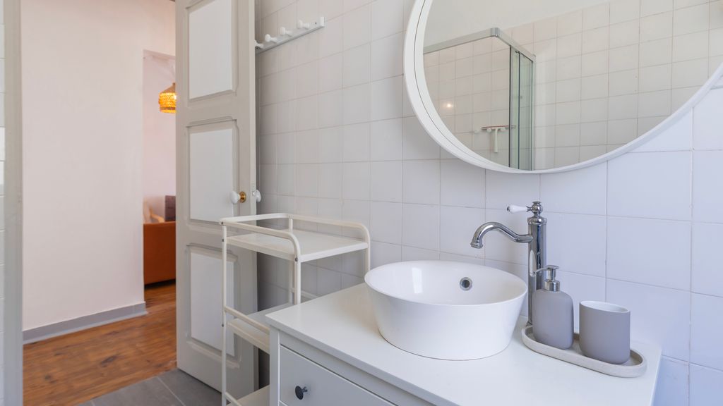 2BR Beachside Living by LovelyStay