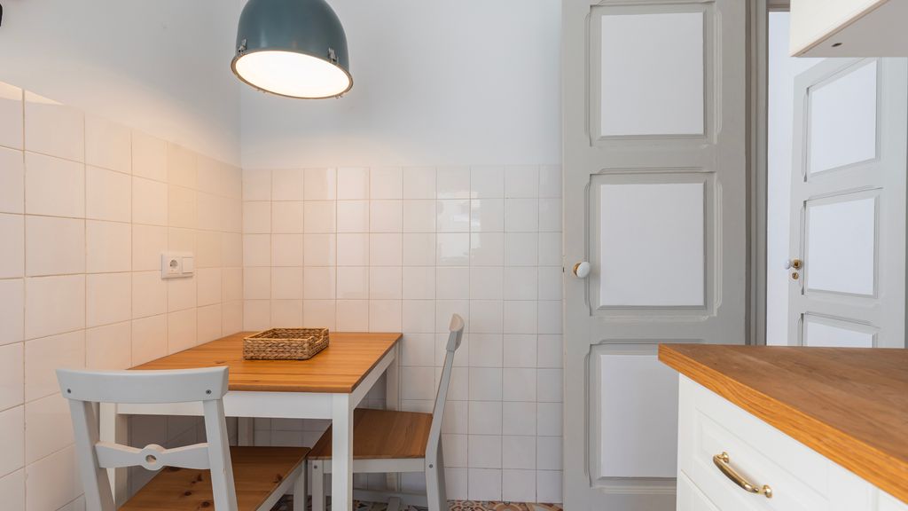 2BR Beachside Living by LovelyStay