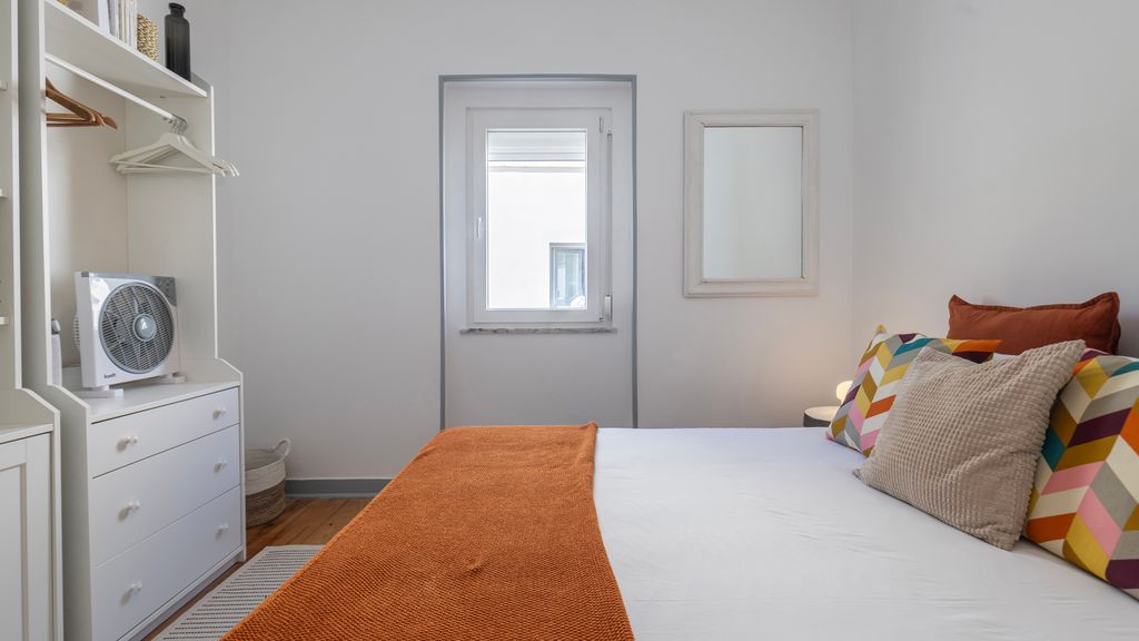 2BR Beachside Living by LovelyStay