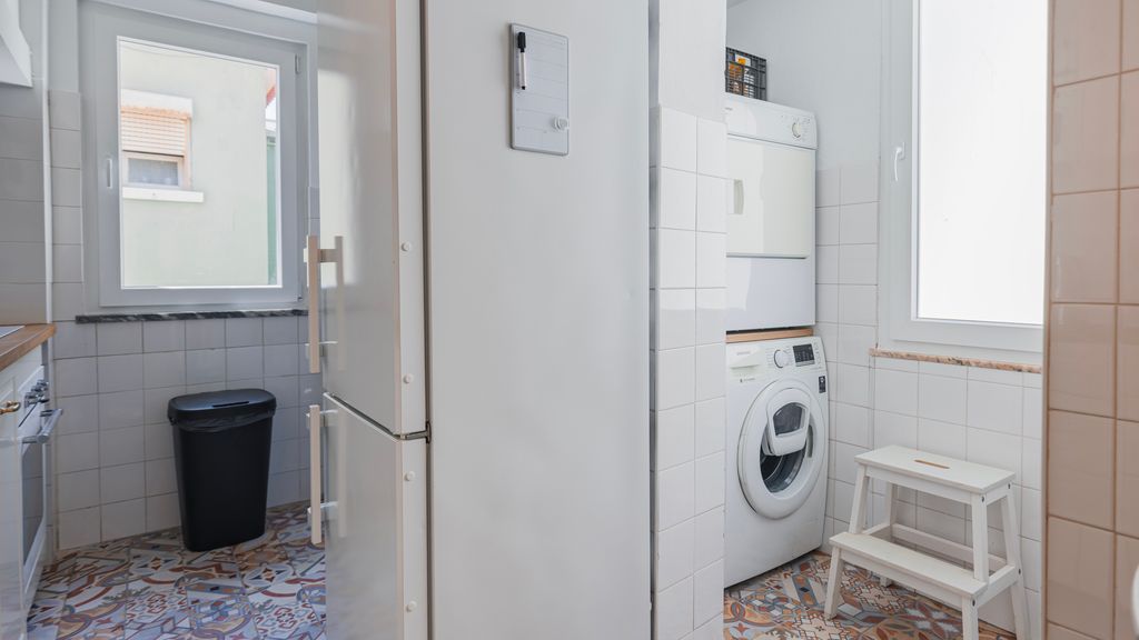 2BR Beachside Living by LovelyStay