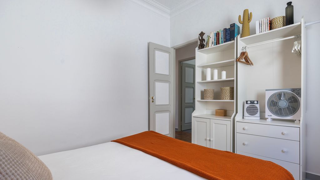 2BR Beachside Living by LovelyStay