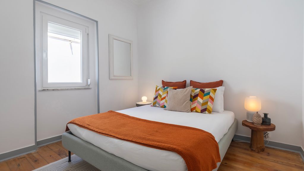 2BR Beachside Living by LovelyStay