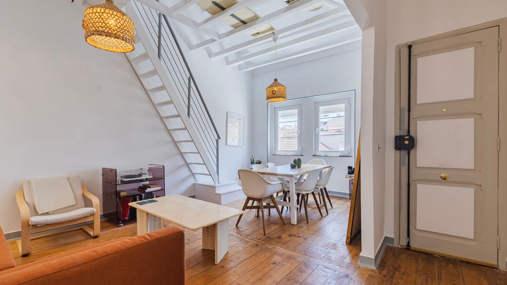 2BR Beachside Living by LovelyStay