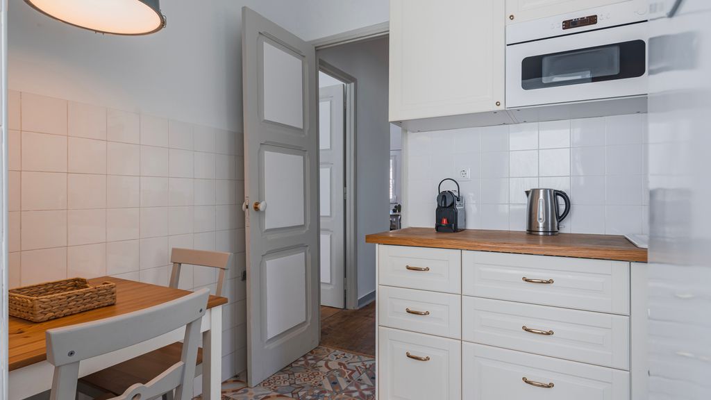 2BR Beachside Living by LovelyStay