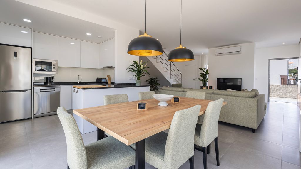 Outstanding Villa with Private Pool by LovelyStay