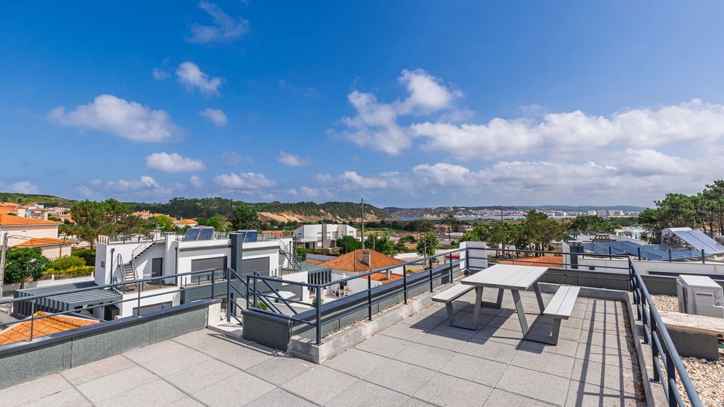 Outstanding Villa with Private Pool by LovelyStay