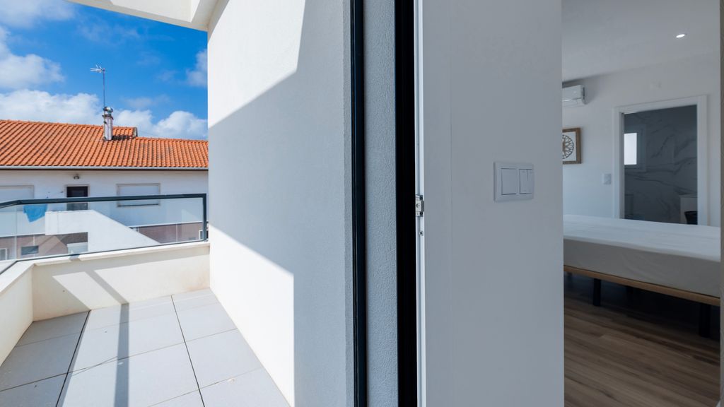 Outstanding Villa with Private Pool by LovelyStay