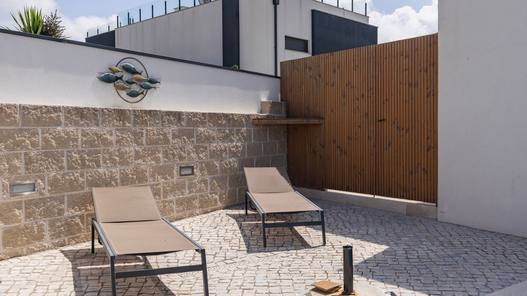 Outstanding Villa with Private Pool by LovelyStay