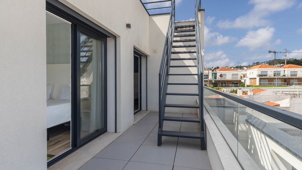 Outstanding Villa with Private Pool by LovelyStay
