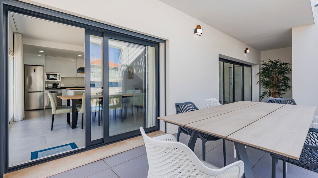 Outstanding Villa with Private Pool by LovelyStay