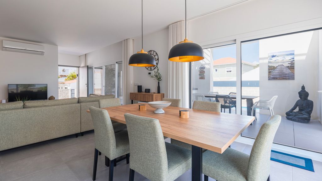Outstanding Villa with Private Pool by LovelyStay