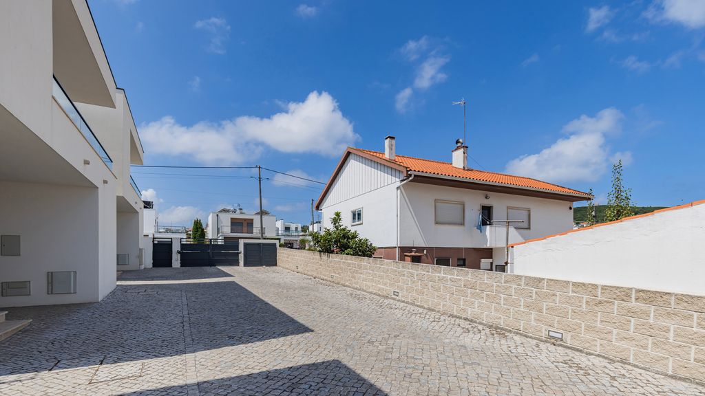 Outstanding Villa with Private Pool by LovelyStay