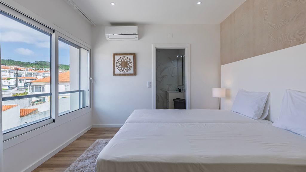 Outstanding Villa with Private Pool by LovelyStay