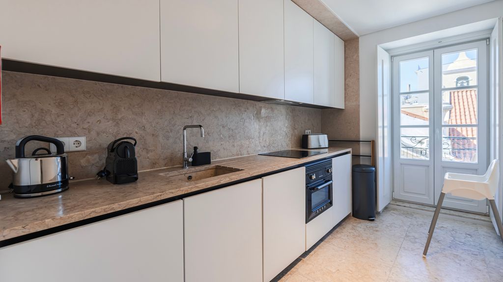 Chiado Terrace & Castle View 2BR by LovelyStay
