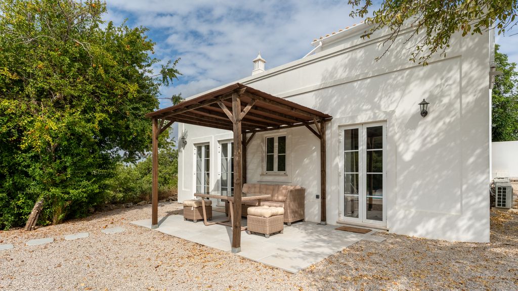 Casa Santi - 3BR Retreat W/ Pool by LovelyStay
