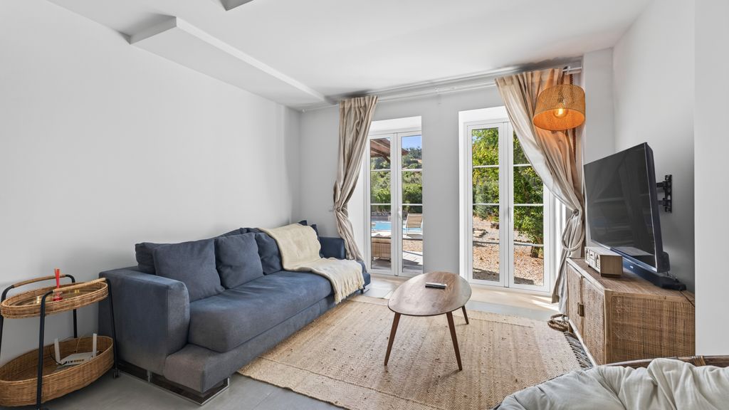 Casa Santi - 3BR Retreat W/ Pool by LovelyStay