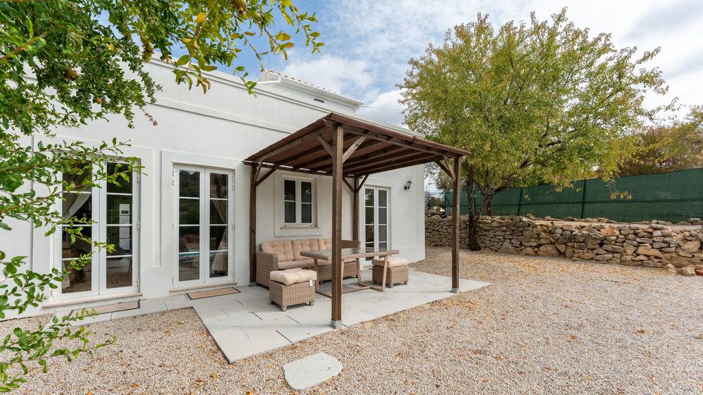 Casa Santi - 3BR Retreat W/ Pool by LovelyStay