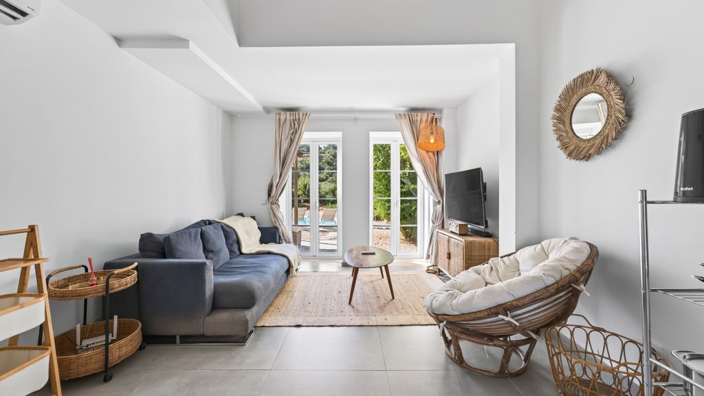 Casa Santi - 3BR Retreat W/ Pool by LovelyStay