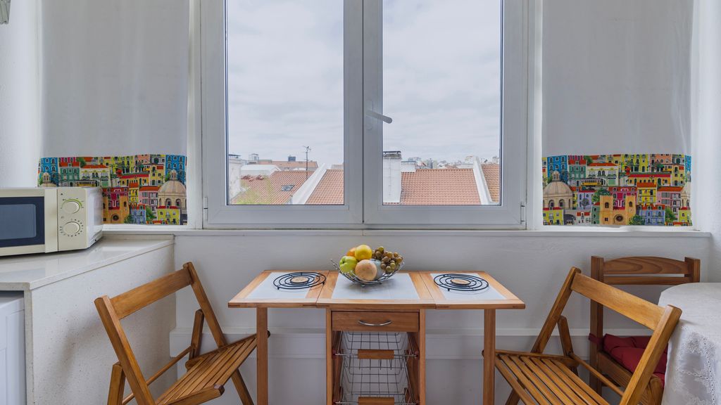 Arroios City Base | 2BR & Workspace by LovelyStay