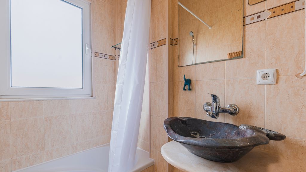 Arroios City Base | 2BR & Workspace by LovelyStay