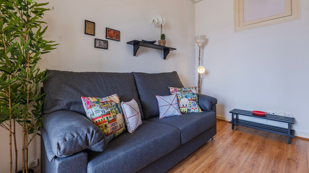 Arroios City Base | 2BR & Workspace by LovelyStay