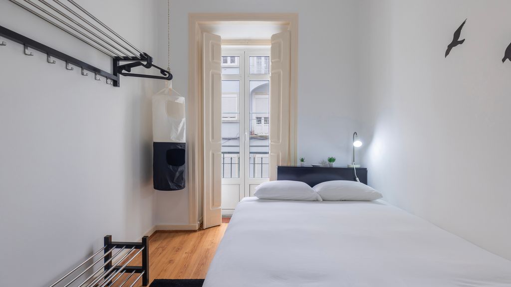 Arroios City Base | 2BR & Workspace by LovelyStay