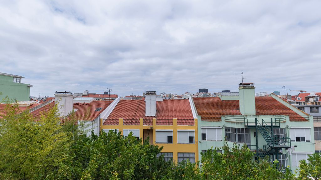 Arroios City Base | 2BR & Workspace by LovelyStay