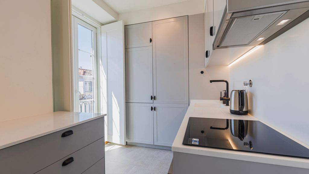 2BDR Lisbon's Historic Baixa Escape by LovelyStay