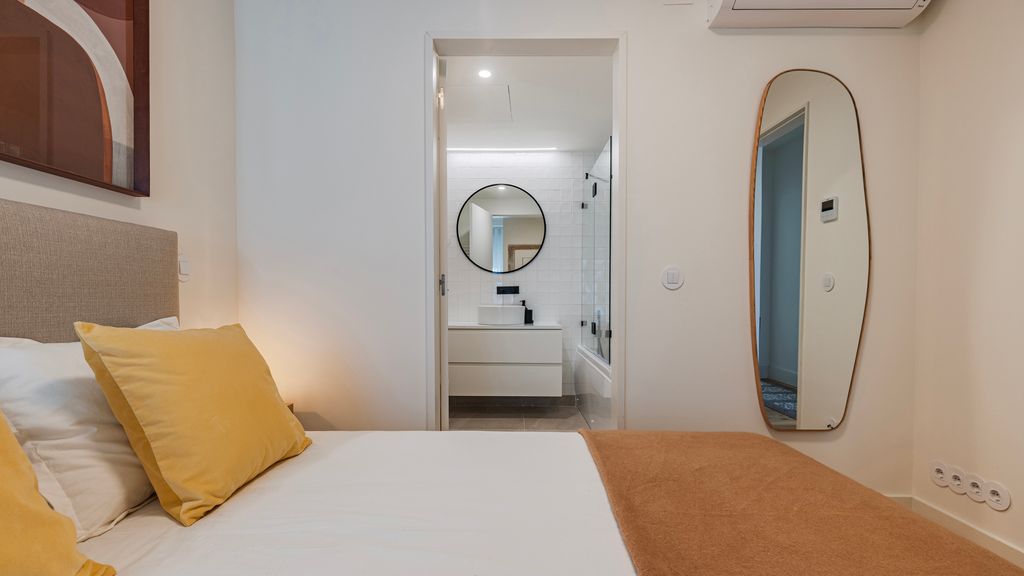 2BDR Lisbon's Historic Baixa Escape by LovelyStay