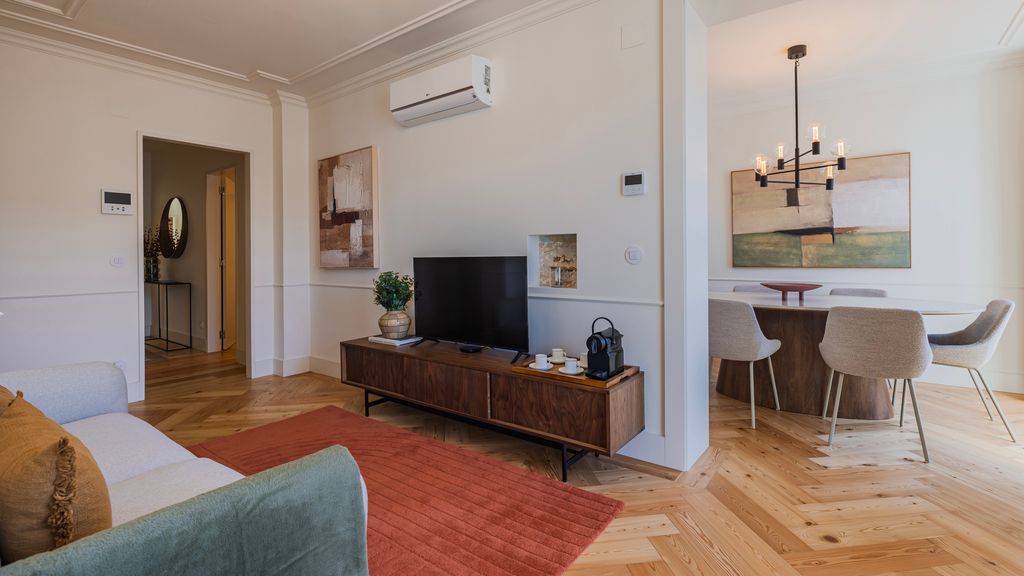 2BDR Lisbon's Historic Baixa Escape by LovelyStay