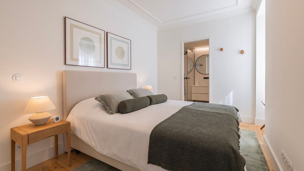 2BDR Lisbon's Historic Baixa Escape by LovelyStay