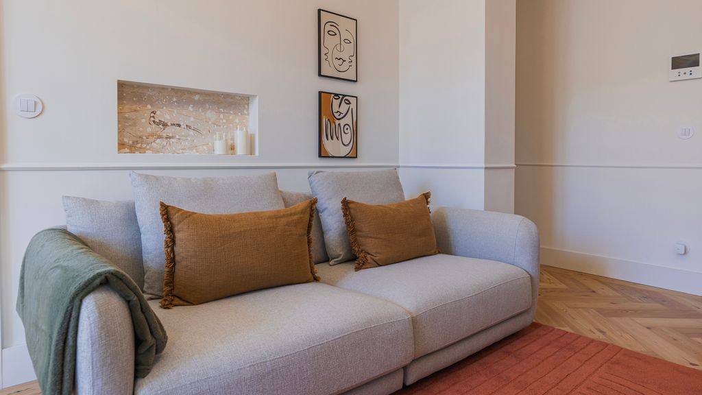 2BDR Lisbon's Historic Baixa Escape by LovelyStay