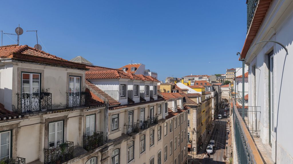 2BDR Lisbon's Historic Baixa Escape by LovelyStay