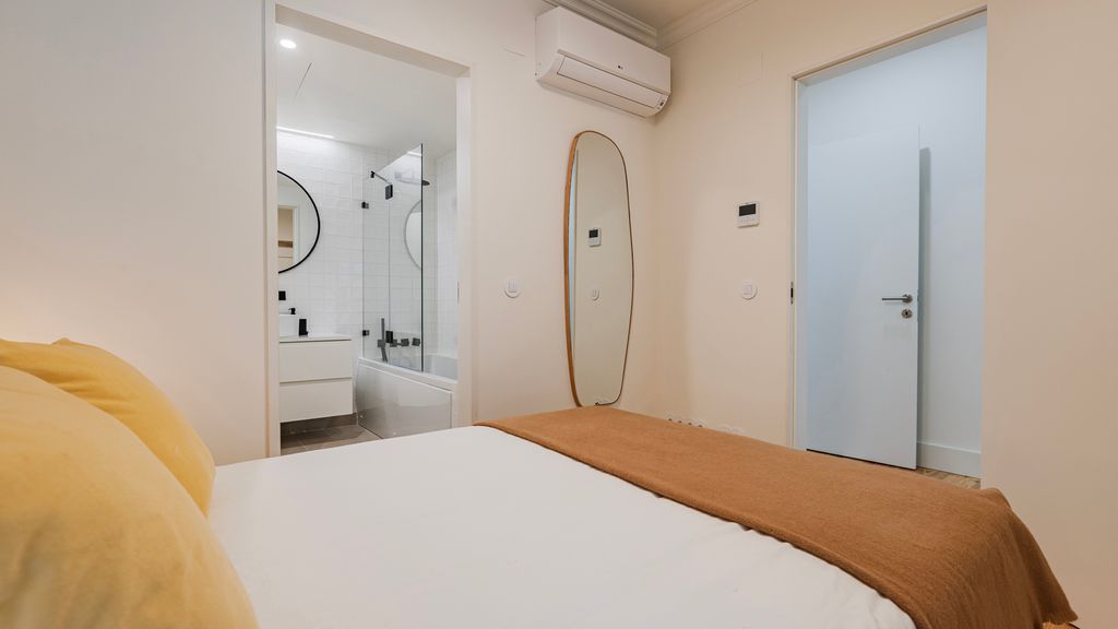 2BDR Lisbon's Historic Baixa Escape by LovelyStay