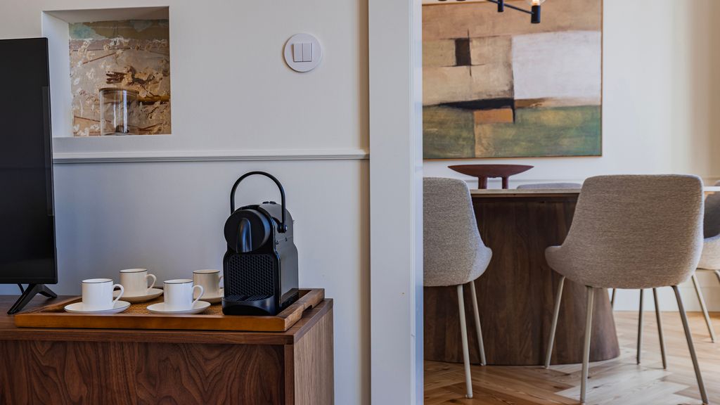 2BDR Lisbon's Historic Baixa Escape by LovelyStay