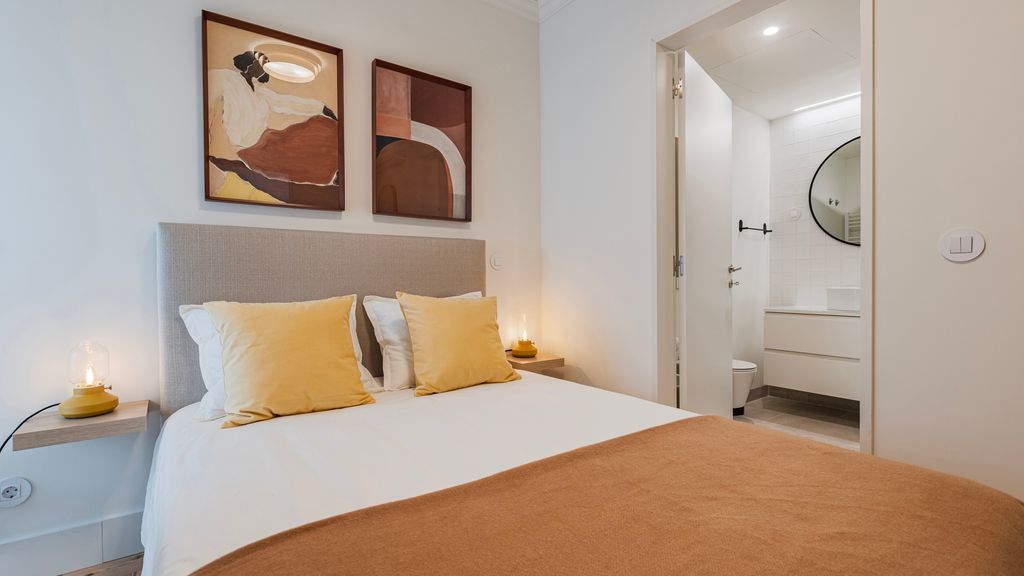 2BDR Lisbon's Historic Baixa Escape by LovelyStay