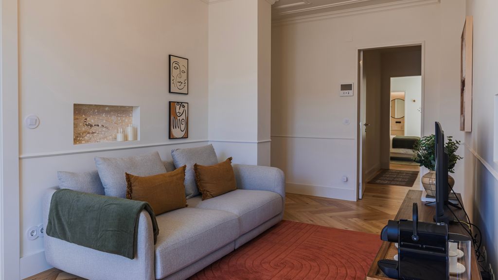 2BDR Lisbon's Historic Baixa Escape by LovelyStay