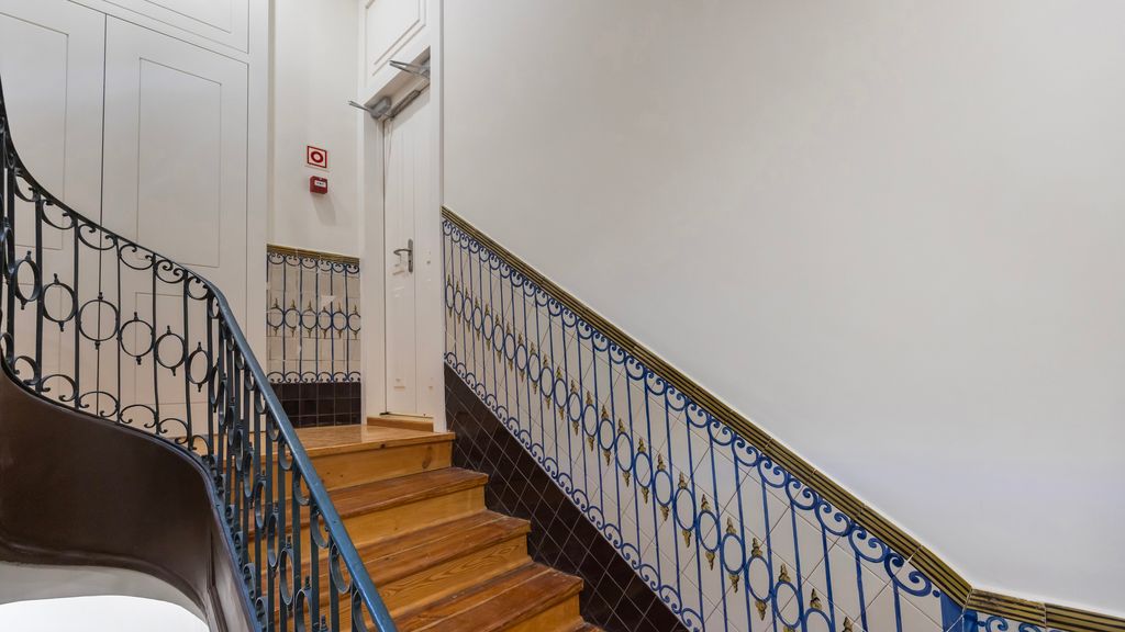 2BDR Lisbon's Historic Baixa Escape by LovelyStay