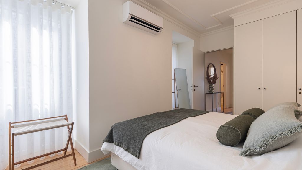 2BDR Lisbon's Historic Baixa Escape by LovelyStay