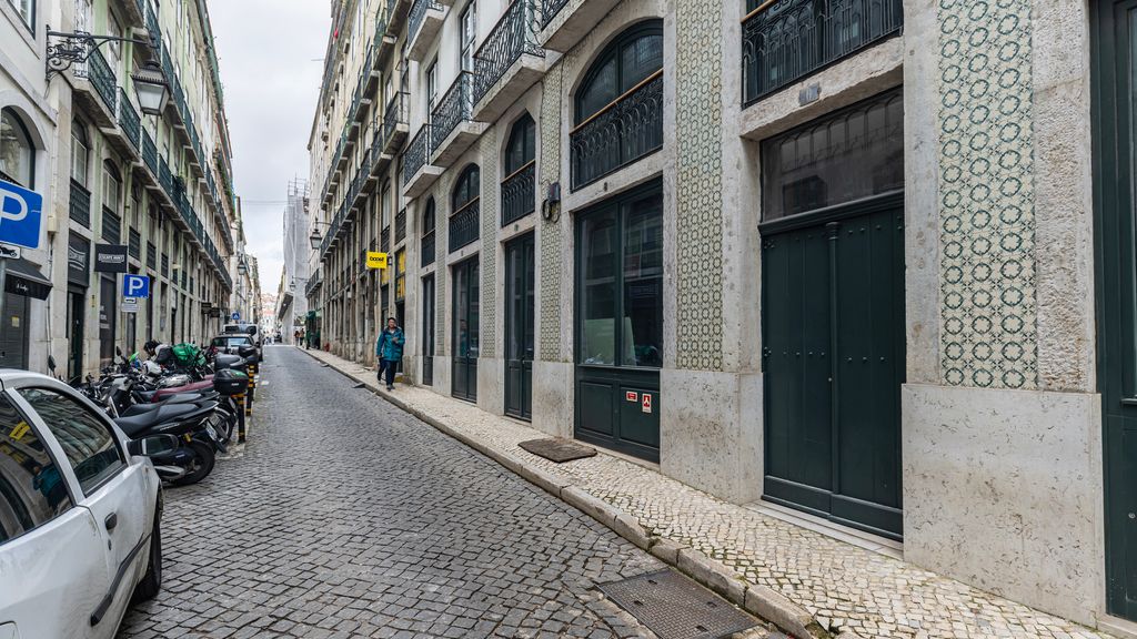 2BDR Lisbon's Historic Baixa Escape by LovelyStay