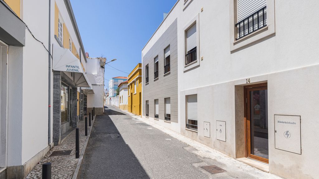 1BDR Modern Peniche Stay with Pool by LovelyStay