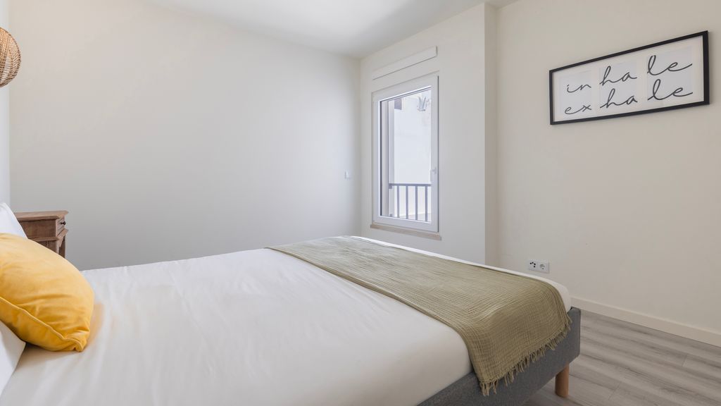 1BDR Modern Peniche Stay with Pool by LovelyStay